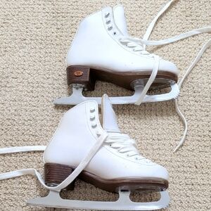 Worn Riedell Youth Ice Skates